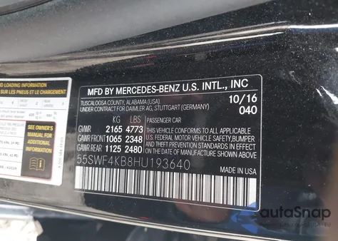 2017 Mercedes-Benz C 300 4Matic z USA, uszkodzony, nr VIN 55SWF4KB8HU193640